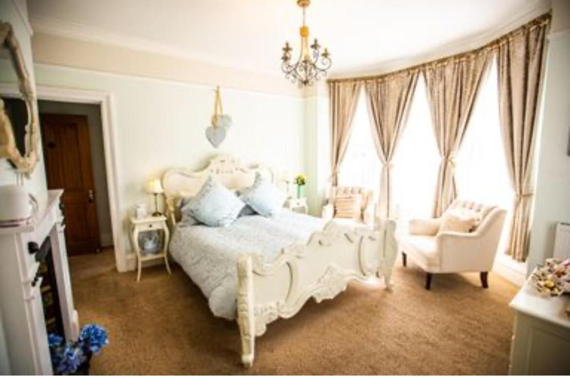 Abbotsleigh Of Whitby Bed & Breakfast Exterior foto