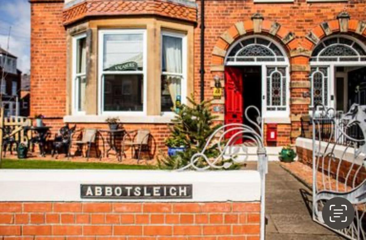 Abbotsleigh Of Whitby Bed & Breakfast Exterior foto